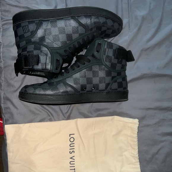 Designer Shoes (Louis Vuitton) Souliers - Picture 3 of 9